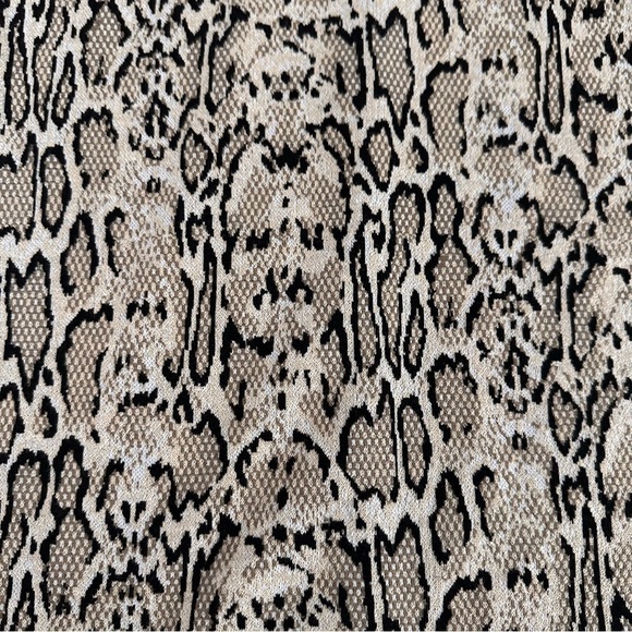 NWOT Women’s M&S Collection Snakeskin Print Top! - Picture 2 of 7